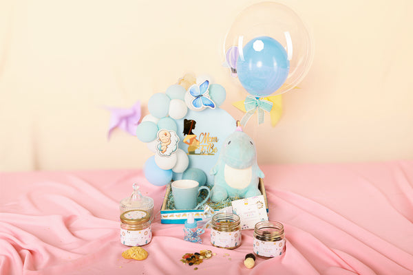 Blue Dreams mom to be Hamper