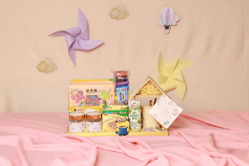 Minion theme birthday hamper