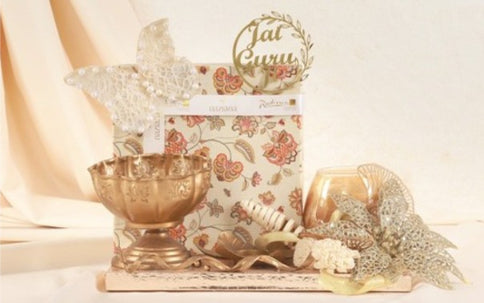 Floral Chowki Gift Set